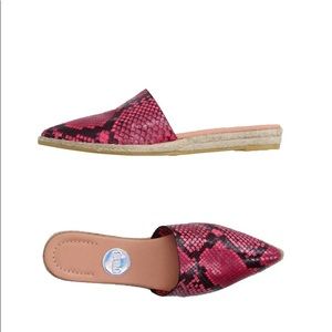 RAS Mule Flat Sandals Size 7 NIB Fuchsia